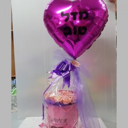 קופסת ורדים ובלון